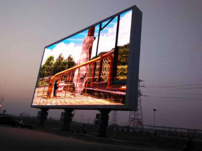 Cosa bisogna fare prima di installare un display LED?